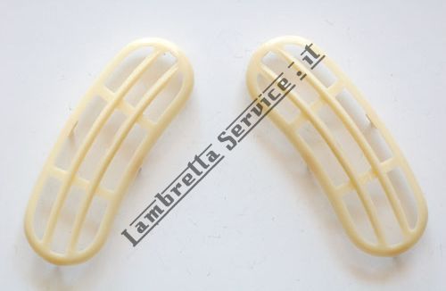 Foto del prodotto - Coppia griglie in plastica per cofani